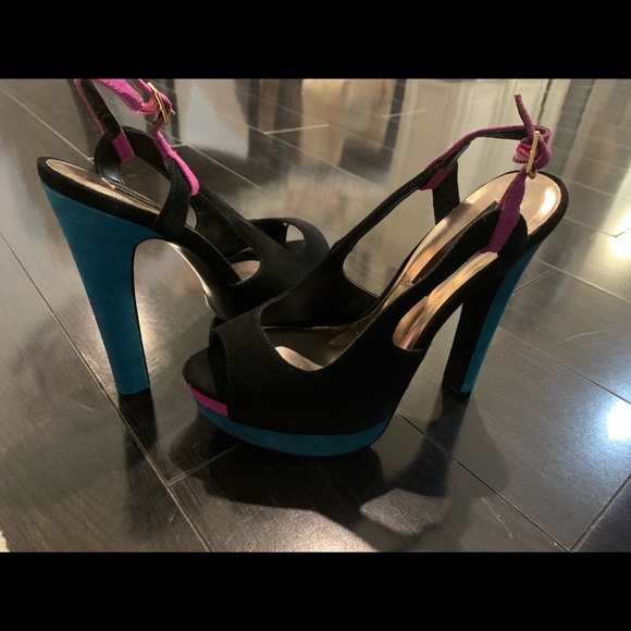 Steve Madden Shoes - Steve madden suede High heel